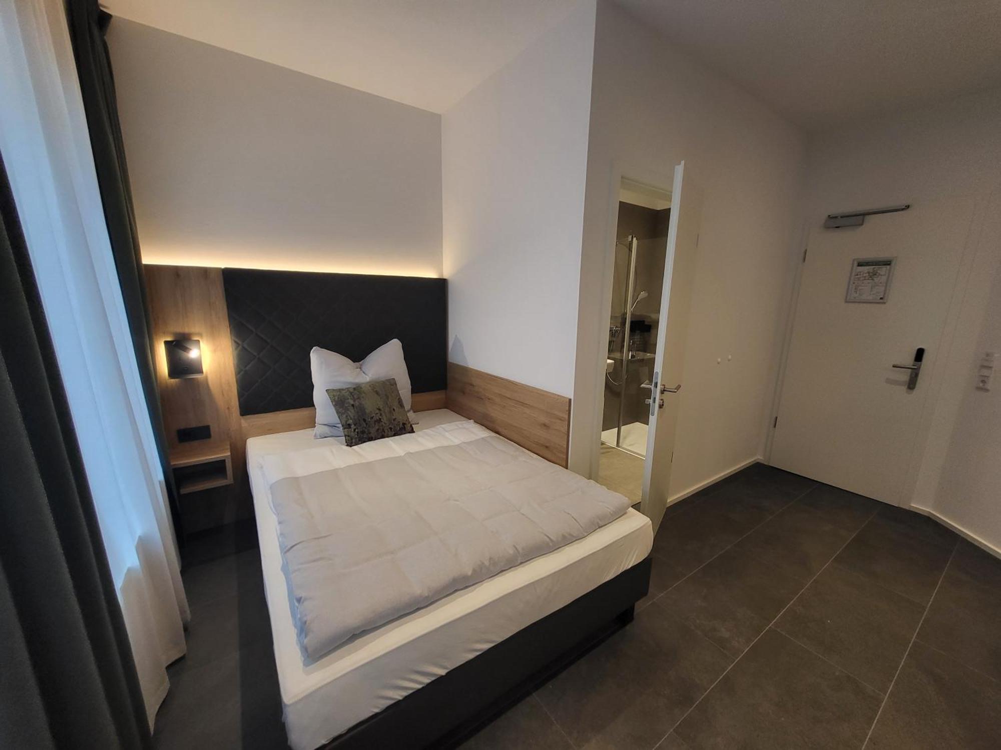 Haus Kuckenberg Hotel Burscheid Bagian luar foto